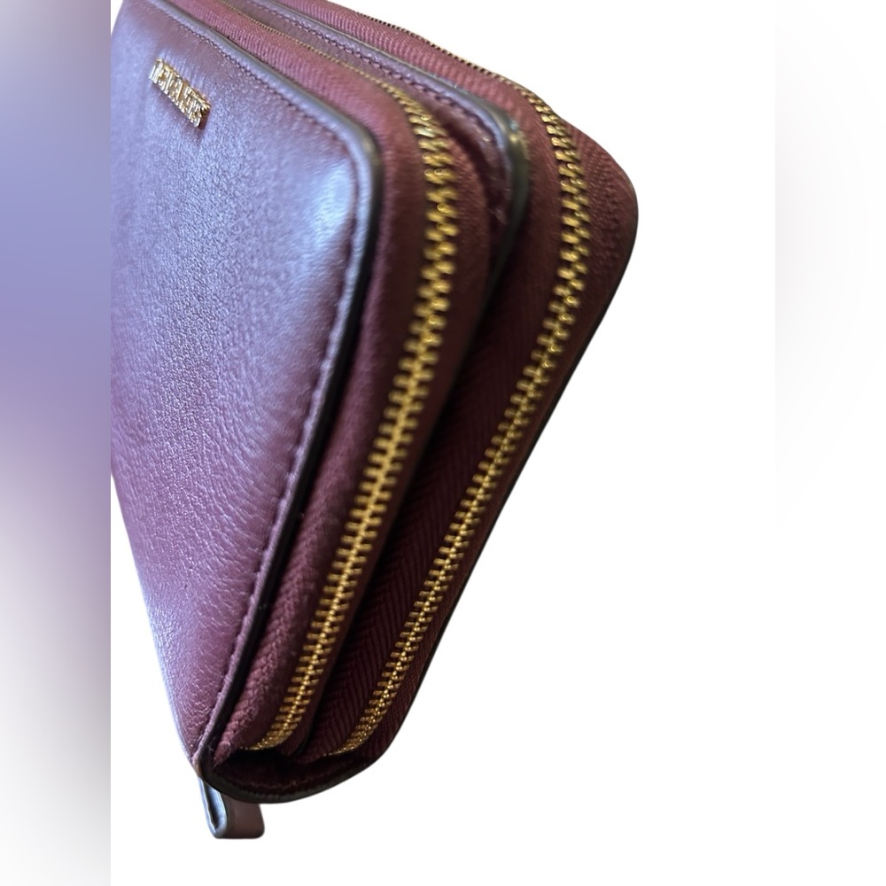 Michael Kors Jet Set Travel Continental Plum /Purple Leather Wristlet/Wallet - Picture 8 of 8